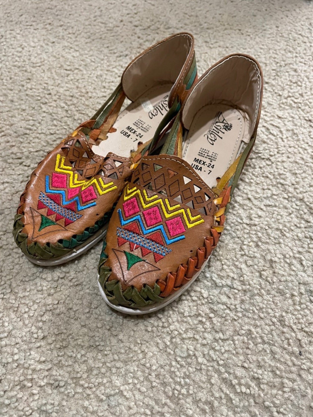 Mexican huarache sandals, from the brand Ashley Creaciones.